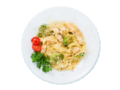 Феттучини с куриным филе и брокколи